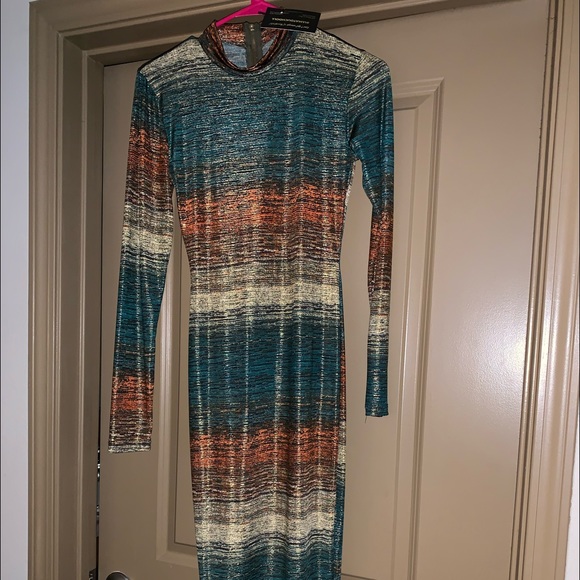Long sleeved Dress - Picture 4 of 4